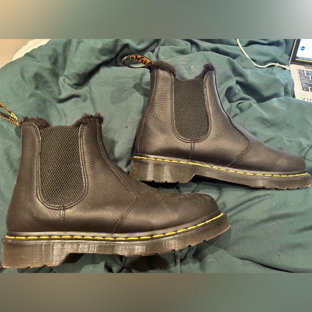 Dr. Martens 2976 Fur-lined Chelsea Boot UK 7